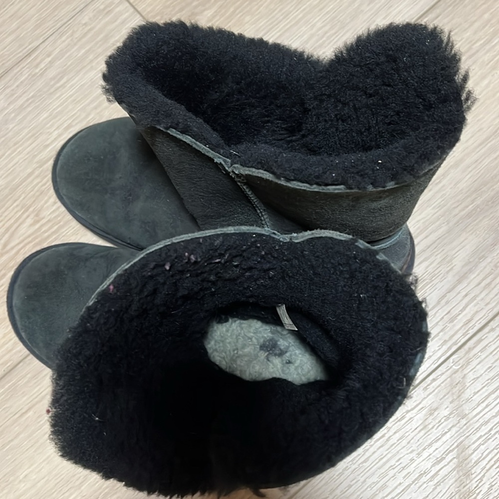 UGG Australia Women's Black Suede Shearling Sheepskin Button Boots Size 11 - Picture 4 of 10